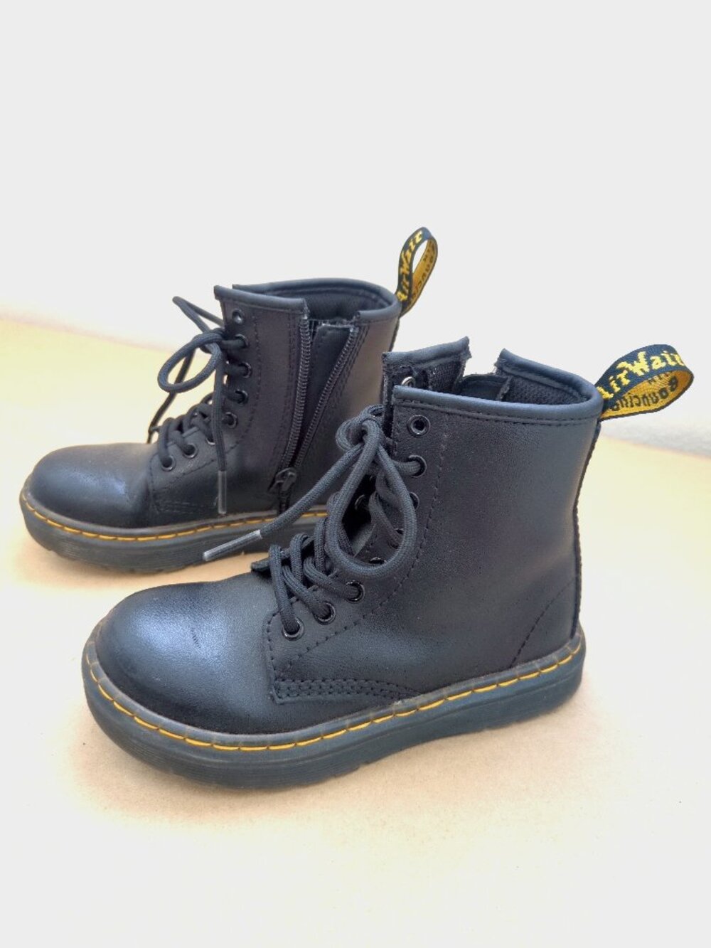 Dr Martens Delaney kids Black Boots Toddler Size 11 Combat Airwair Leather Doc